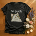 https://wescale-cdn.com/generated-mockups/666ffdf4-3d69-46d2-92d6-f61d0e656fc2/efb9f0bb-e9eb-404b-ba51-710a74d9663e/ca09d525-eaa6-4789-85bb-9316ec0543c5_designs/eeew_people_graphic_white_1774633796402_h1dfh8.png_1774633800598.webp